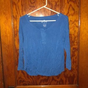 Quarter length sleeved tee